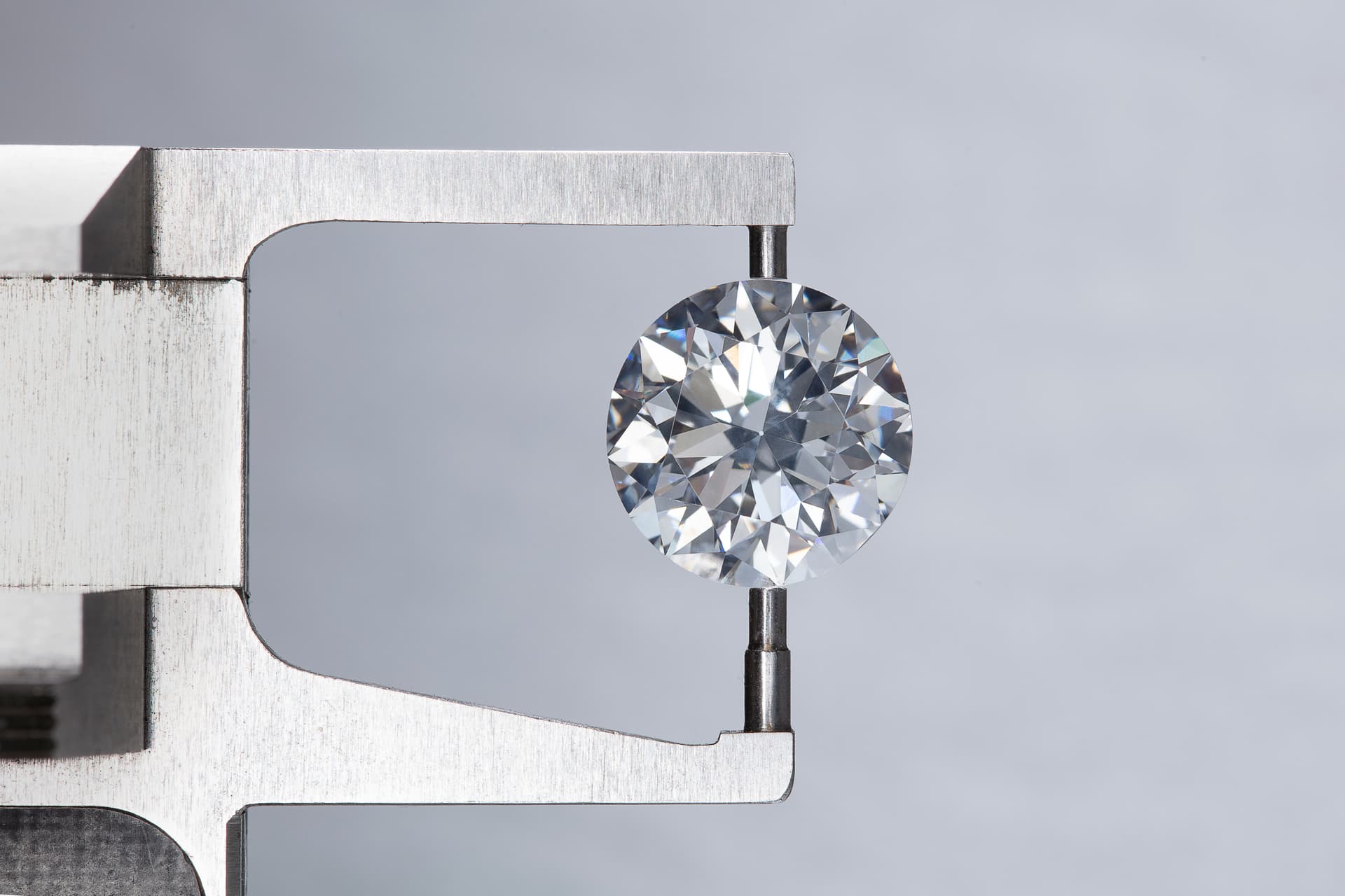 Expertise gemmologique diamant à Marseille